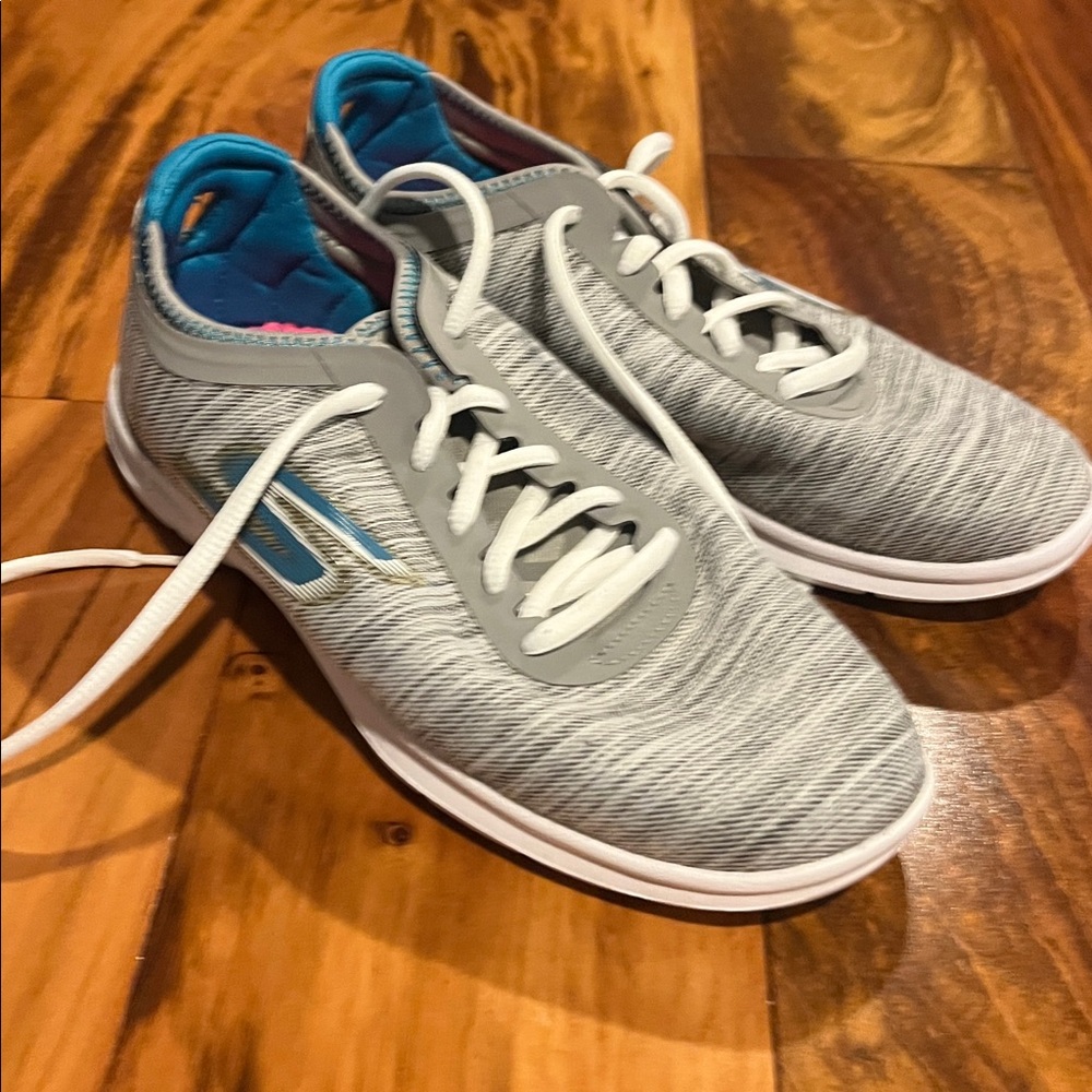 Skechers Gray and Blue GoGaMat Sneakers